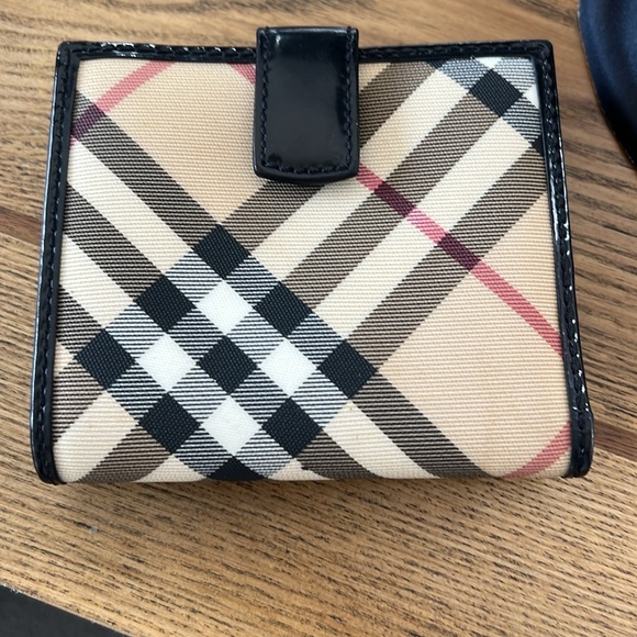 Burberry Shoulder Bag and Wallet - Picture 7 of 9